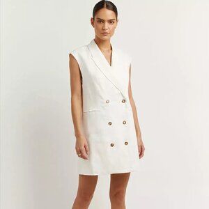 DISSH White Sleeveless Blazer Dress